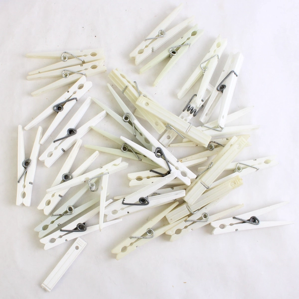 Lot of 50 Multi-Colored Plastic Laundry Clothes Pins Hanging Clips or Craft Use