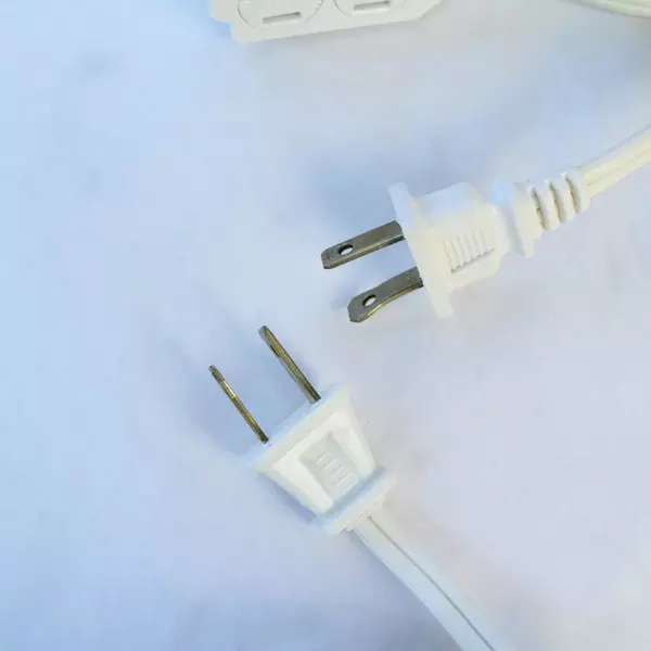 Lot of 2 Two-Prong 9ft Extension Cords Electrical Power Cords Home Use