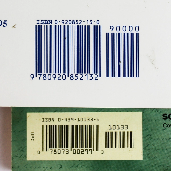 Lot Of 3 Vtg PB Books A Christmas Carol Island Of The Blue Dolphins Evangeline