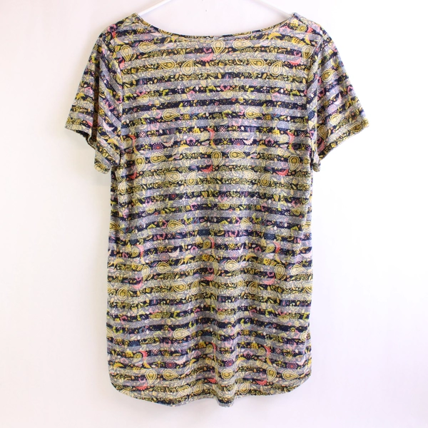 LuLaroe Large Women's Purple Floral Design Short Sleeve T Shirt