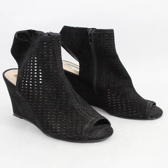 International Concept 8M Ranae Peep Toe Wedge Black Leather/Suede Zip