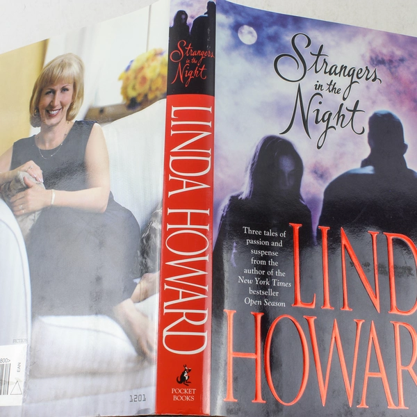 Strangers in the Night by Linda Howard 2001 Hardcover - Good Condition