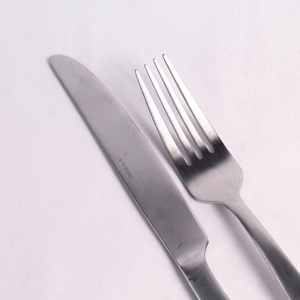 Set of 4 Oneida Anderson Stainless Steel 2 Dinner Forks and 2 Dinner Knives