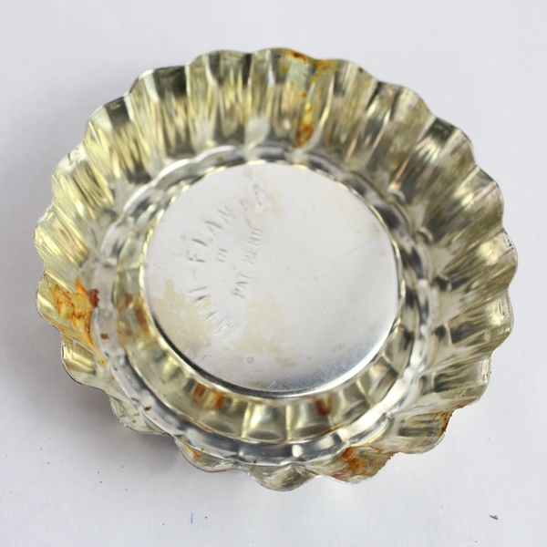 Lot of 6 Ruffled Mini Flan Or Tart Pans 4 Inch Diameter 