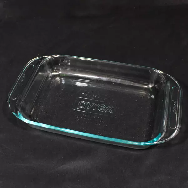 Pyrex 7 x 11 Inch 2 Quart Teal Tint Baking Dish 2232