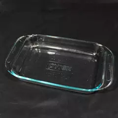 Pyrex 7 x 11 Inch 2 Quart Teal Tint Baking Dish 2232