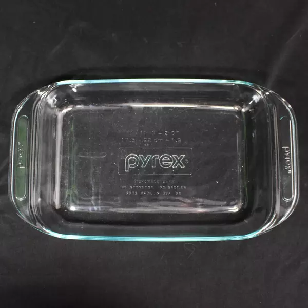 Pyrex 7 x 11 Inch 2 Quart Teal Tint Baking Dish 2232