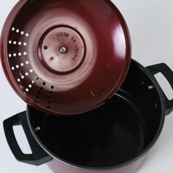 Red Aluminum Steamer Pan with Locking Vented Lid, 1 Quart, Double Handle