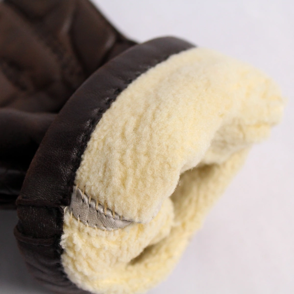 Pair of Unbranded Women's Split Leather Gloves with Faux Fur Inlay 9x5 inch