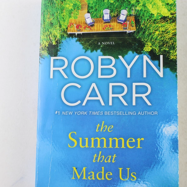 The Summer That Made Us by Robyn Carr 2017 Paperback - Good Condition