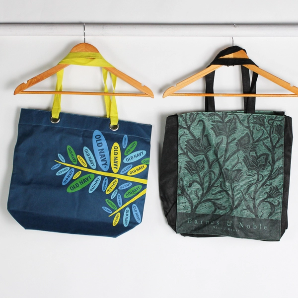 Lot of 8 Pre-Owned Retail Reusable Tote Bags Flawed