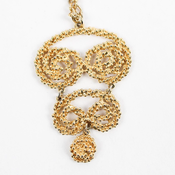 Unmarked Gold-Tone Chain Pendant Necklace 27"