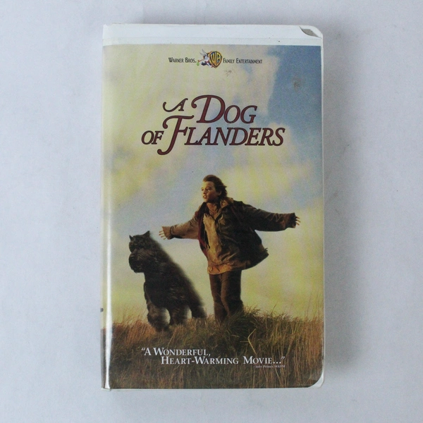 A Dog of Flanders VHS 2000 Warner Bros Jon Voigt - Pre-Owned, Box Damage