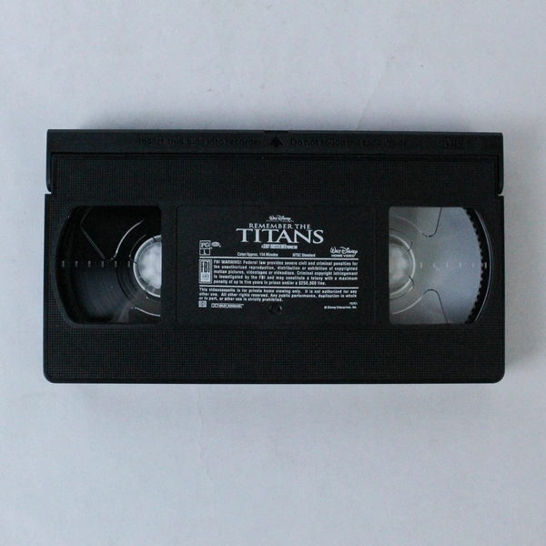 Remember the Titans VHS 2001 Denzel Washington Buena Vista Pre-Owned Movie
