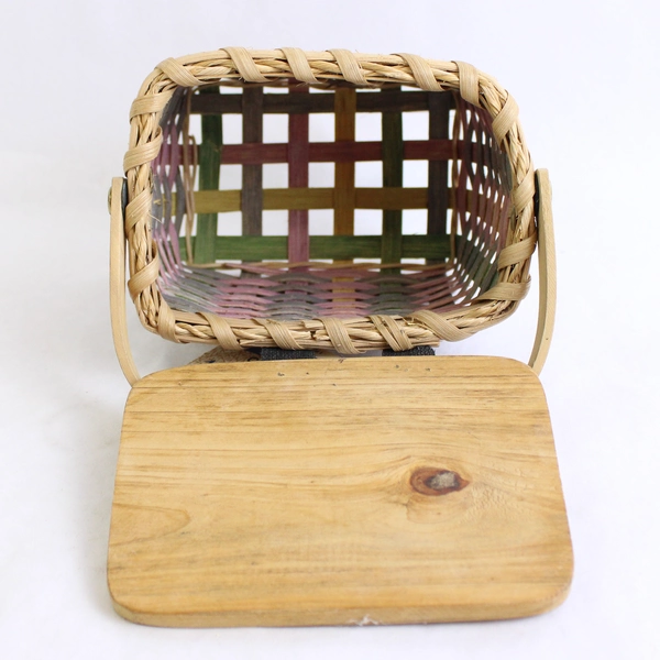 Karen Traub Originals Woven Basket Lid Handle Vintage 2000 Mauve Blue Country