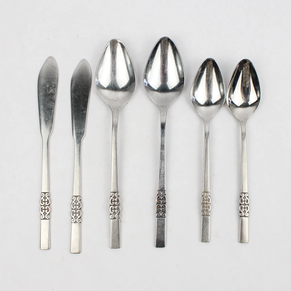 Lot of 6 International Stainless Deluxe Danish Scroll Spoons & Butter Knives