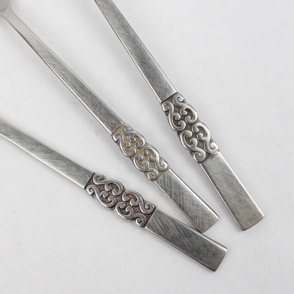 Lot of 6 International Stainless Deluxe Danish Scroll Spoons & Butter Knives