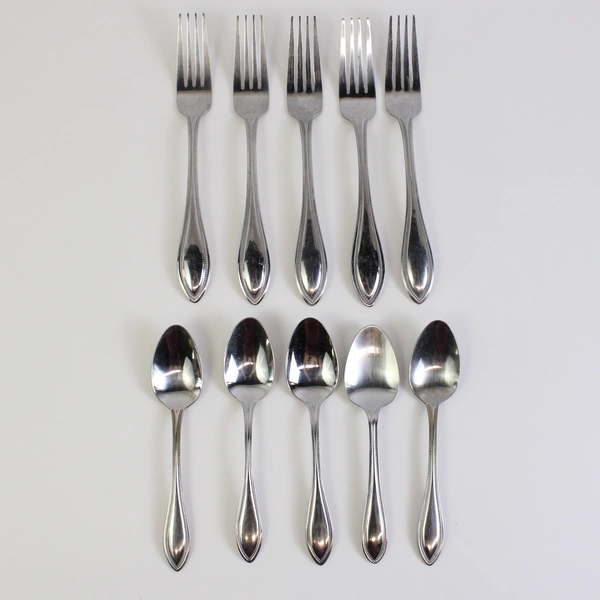 Lot of 10 Pcs Pfaltzgraff Everyday Beaded 18/0 Stainless Steel Flatware Set