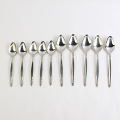 Lot of 10 International Stainless Deluxe Inspiration Teaspoons Flatware