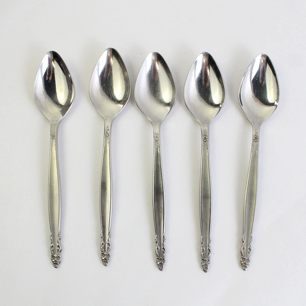 Lot of 10 International Stainless Deluxe Inspiration Teaspoons Flatware