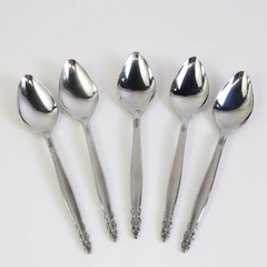 Lot of 5 International Stainless Deluxe Inspiration Teaspoons Flatware Set