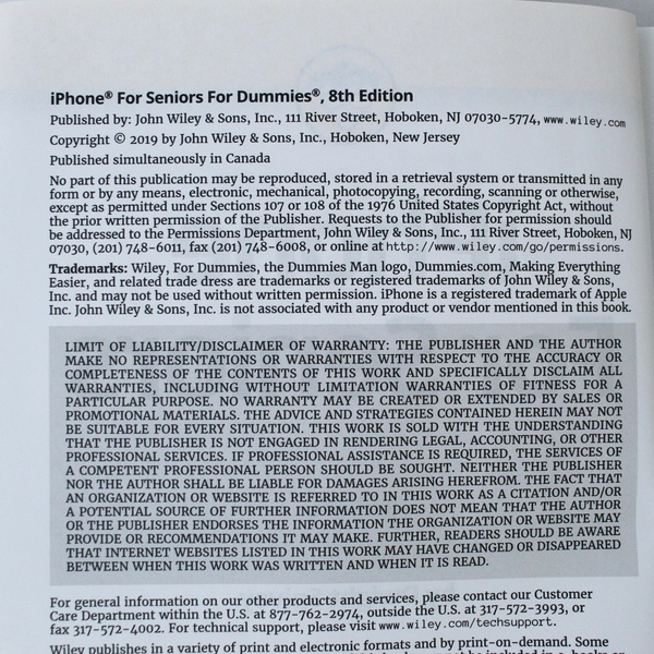 IPhone for Seniors for Dummies by Dwight Spivey 2018 Trade Paperback