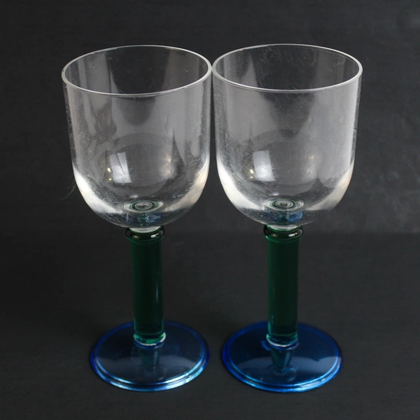 Lot of 2 Unbranded Matching Plastic Wine Glasses Clear/Green/Blue Taiwan