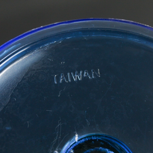 Lot of 2 Unbranded Matching Plastic Wine Glasses Clear/Green/Blue Taiwan