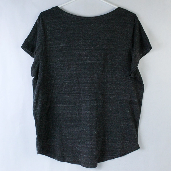 Home Free Women's XL California V-Neck T-Shirt, Pre-Owned, Tiny Hole