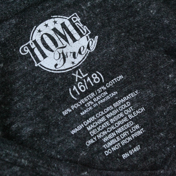 Home Free Women's XL California V-Neck T-Shirt, Pre-Owned, Tiny Hole