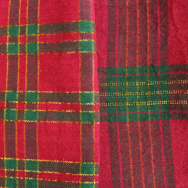 Lot of 4 Red Green and Gold Plaid Christmas Holiday Placemats