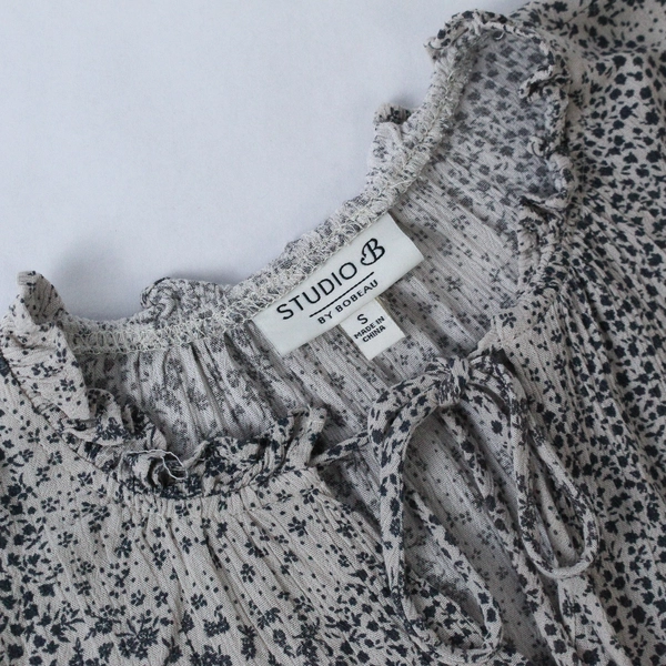 Studio B by Bobeau Women's Size S Floral Drawstring Blouse Top - Good Condition