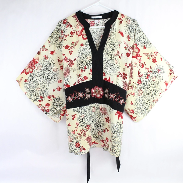 Dressbarn Embroidered Floral Top With Built-In Belt Women's Size 14/16