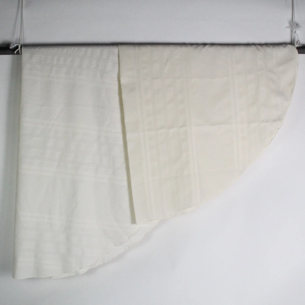 Lot of 2 Unbranded Round Ivory Tablecloths for Fabric Cutters and DIY Crafts