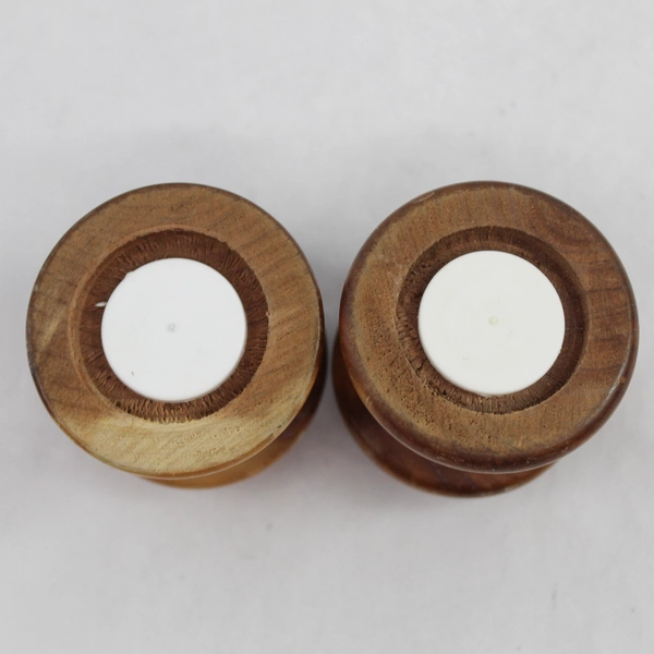 Vintage Souvenier Wooden Mt. Rainier National Park Salt And Pepper Shakers