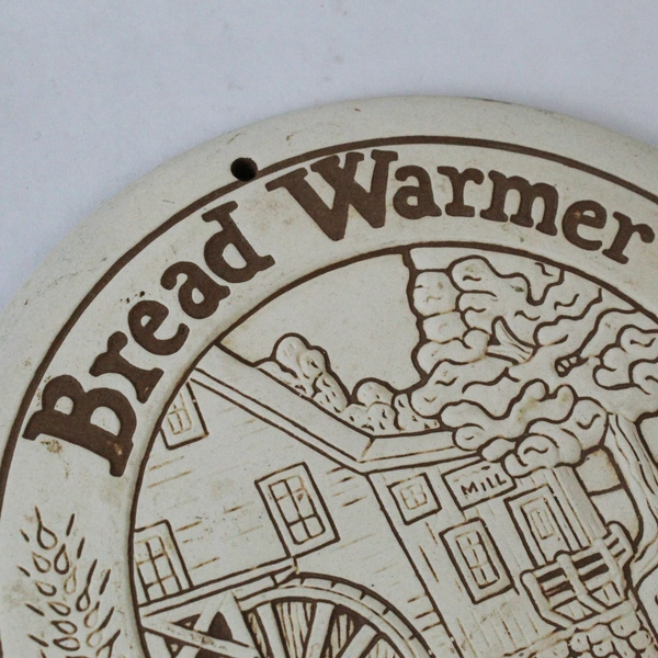 1990 Lyn Ulick Stoneware Bread Warmer Old Fashioned Hospitality