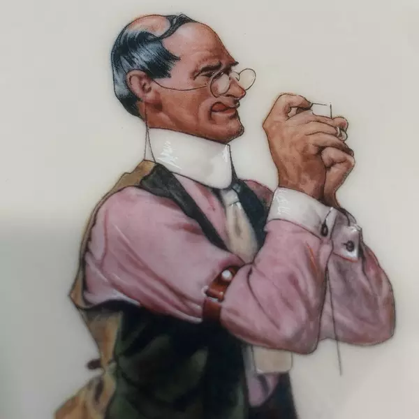 1978 Gorham Saturday Evening Post Norman Rockwell Plate Man Threading A Needle