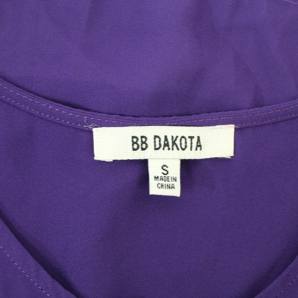 BB Dakota Women's Purple Sleeveless Blouse Top Size S 1/4 Button Up
