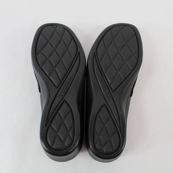 Sensible Black Leather Sandals Women's Size 7.5 Easy Fasten Comfort Shoes