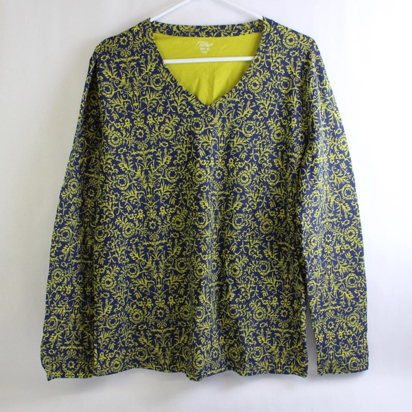 Great Northwest Women's XL Blue Green V-Neck Floral Long-Sleeved Top