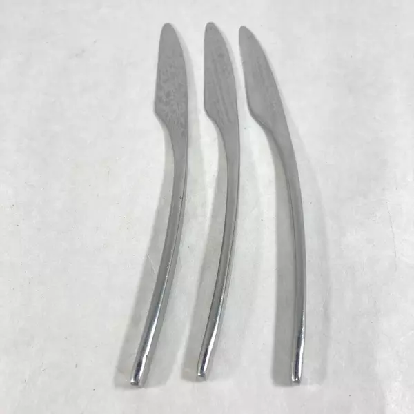 Set of 3 Oneida 18/10 Sling Stainless Dinner Knives