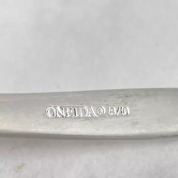Set of 3 Oneida Sling 18/10 Stainless Butter Knives 7 inch