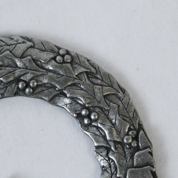 Birds And Blooms Magazine 2006 Silver Toned Christmas Ornament Cardinal Wreath