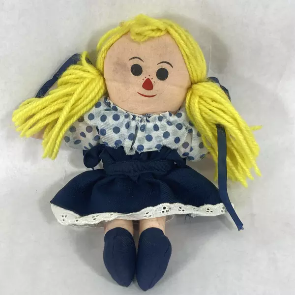 Lot of 2 1981 Etone Cloth Dolls With Yarn Hair