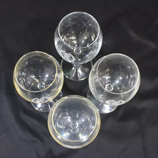 Set of 4 Crystal Wine Glasses with Unidentified Logo Elegant Drinkware