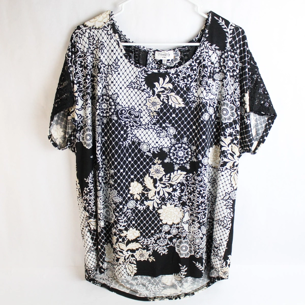 Siren Lily Black and White Floral Patterned Lacy T-Shirt Women's Size 2X