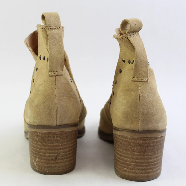 Target Universal Thread Bedelia Western Ankle Boot Tan/Beige Women's Size 9