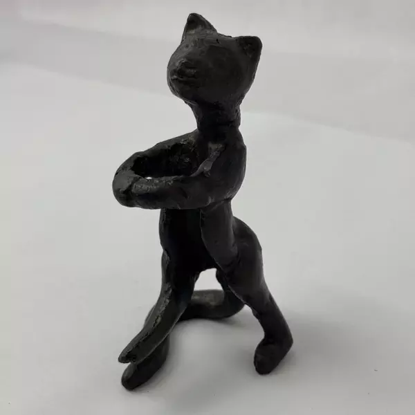 Rustic Cast Iron Playful Cat Figurine 5.25 Inch Collectible Decor