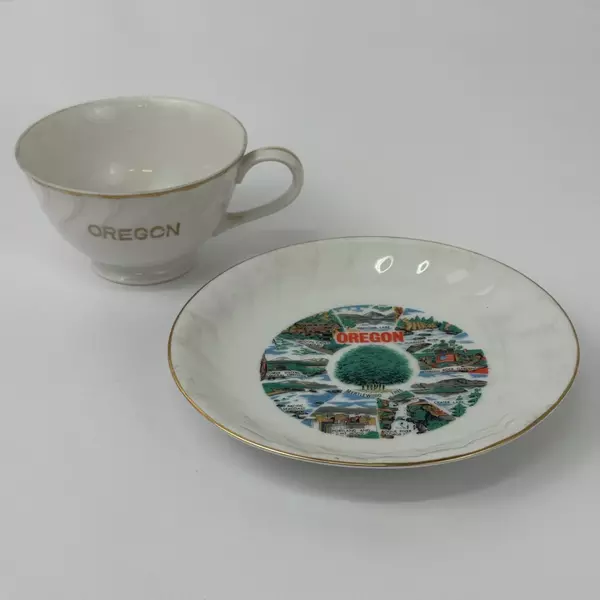 Vintage Smith Western Oregon Souvenir Cup And Saucer Set White Gold Trim