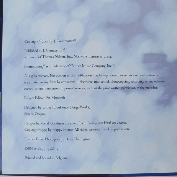 A Christmas Homecoming by Bill & Gloria Gaither 2001 Hardcover - Good Condition